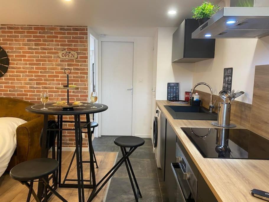 L'Atelier D'Emilie Apartment Bessines Exterior photo